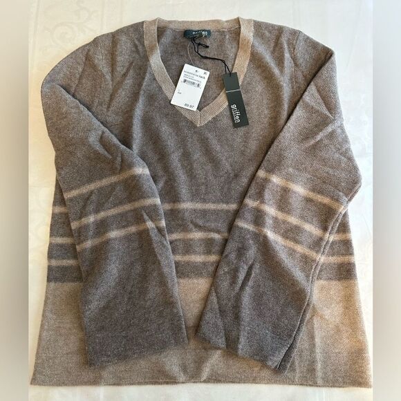 Griffen 100% cashmere v neck  soft sweater size L, NWT - Picture 6 of 6